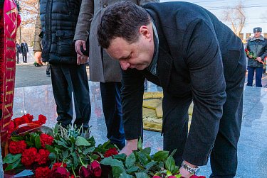 Слава защитникам Отечества!